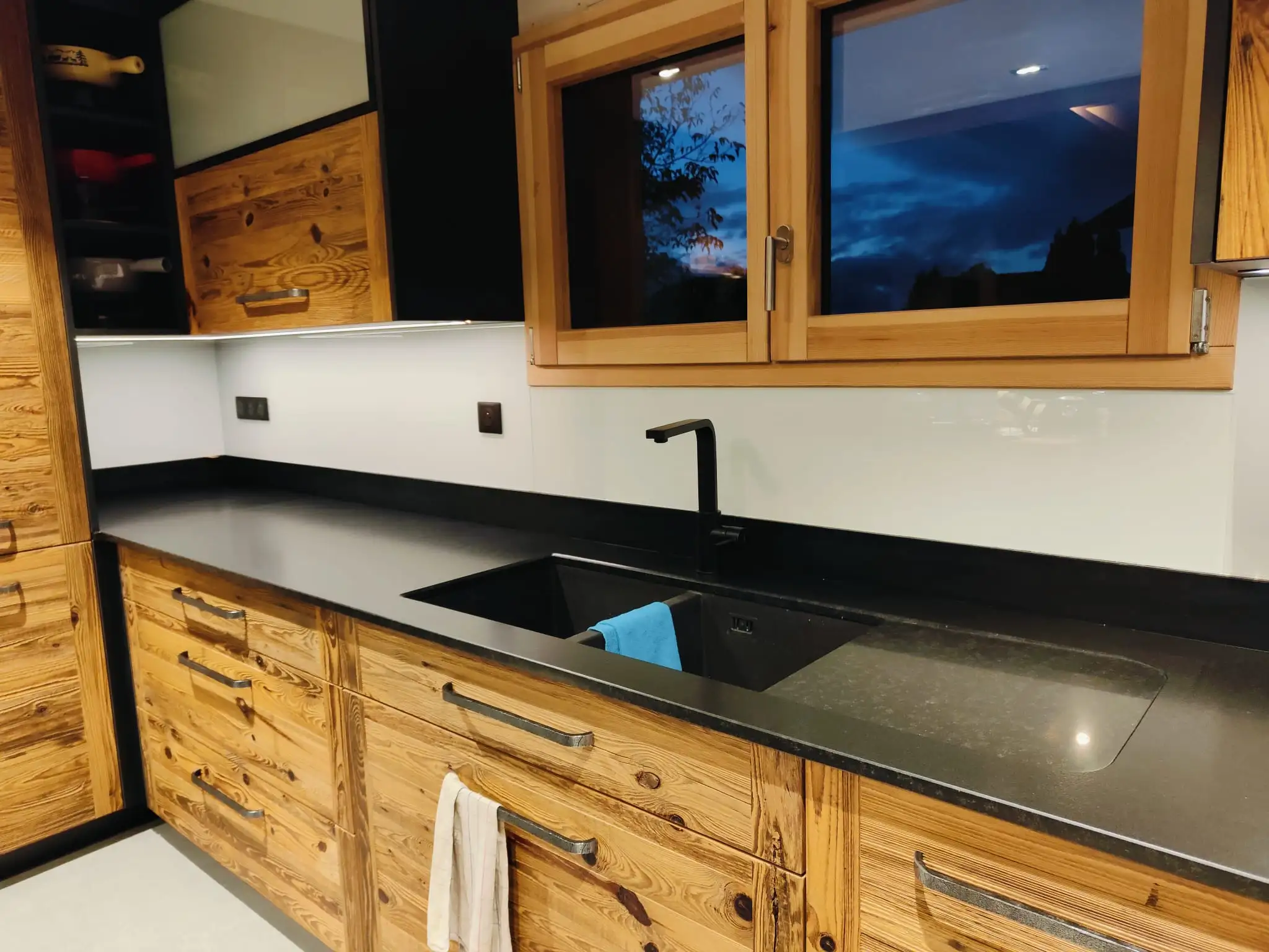 Crédences en verre sur mesure VITOR Haute-Savoie